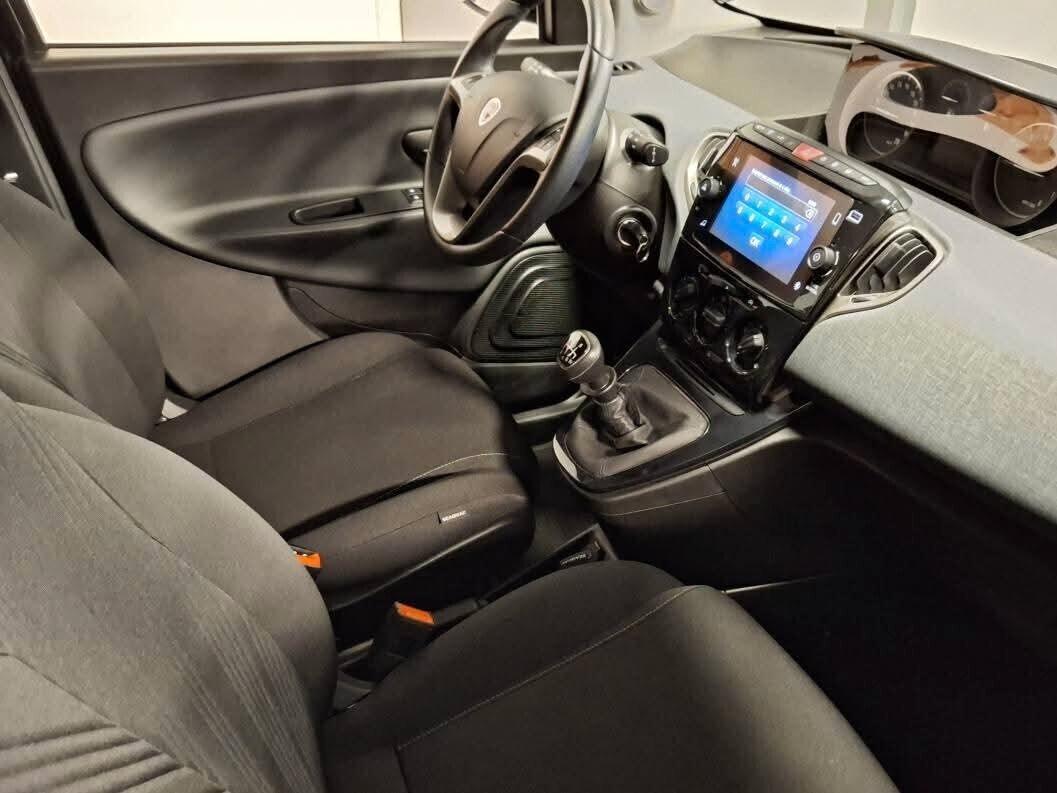 Lancia Ypsilon 1.0 hybrid gold plus full optional