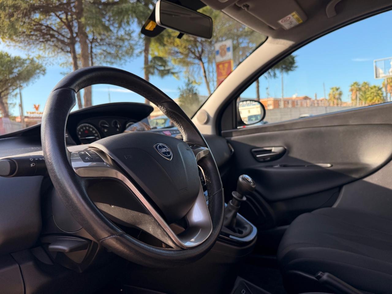 Lancia Ypsilon 1.2 69 CV 5 porte GPL Ecochic Platinum