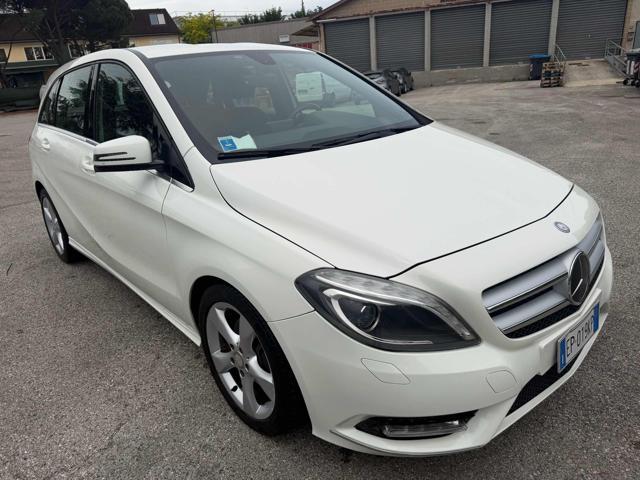 MERCEDES-BENZ B 180 BlueEFFICIENCY Premium senza nessun lavoro da fare