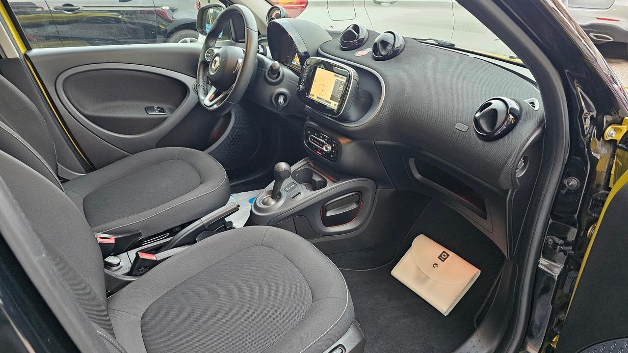 Smart ForFour 90 0.9 Turbo twinamic Passion UNIPRO NAV ANDROID TAGL UFF LED RETROCAM