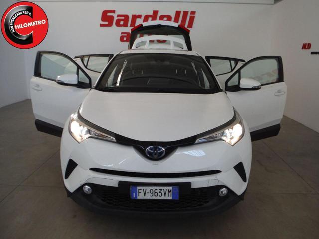 TOYOTA C-HR 1.8 Hybrid E-CVT Business