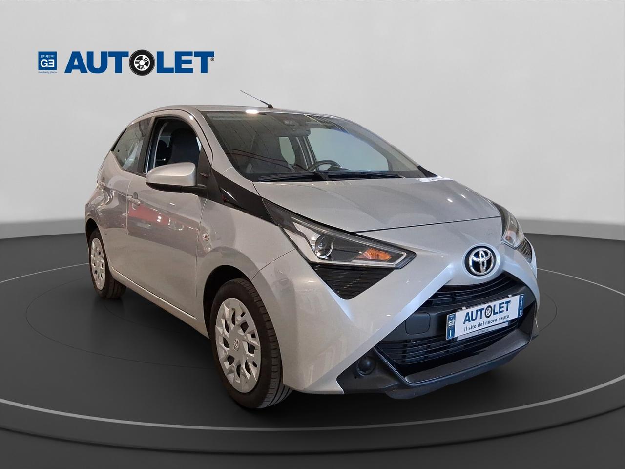 Toyota Aygo Connect 1.0 VVT-i 72 CV 5 porte x-play