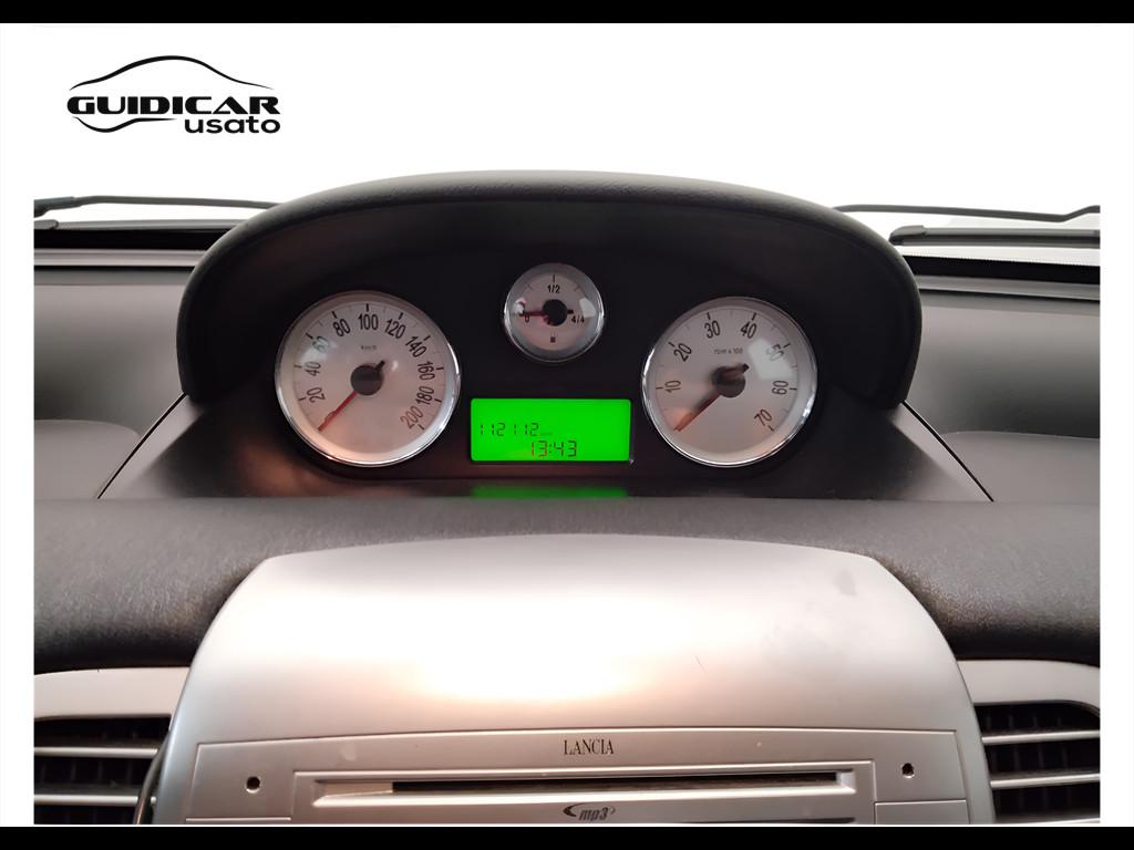 LANCIA Ypsilon II 2007 - Ypsilon 1.2 8v New Oro (oro)