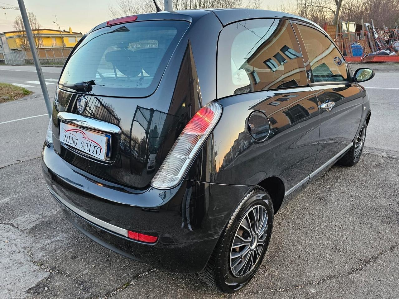 Lancia Ypsilon 1.2 60cv Argento*Clima*5Posti*Neopatentati*