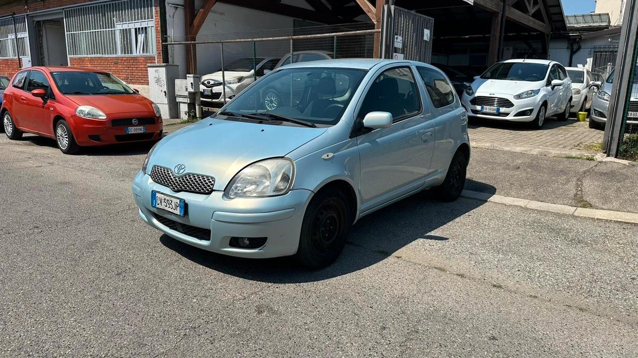 Toyota Yaris 1.0i 16V cat 3 porte Sol