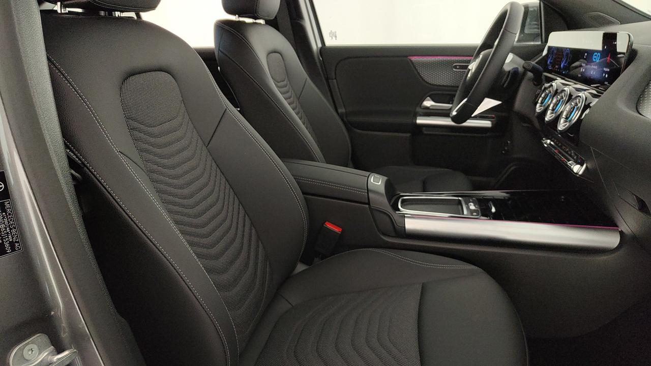 Mercedes-Benz EQA 300 4MATIC