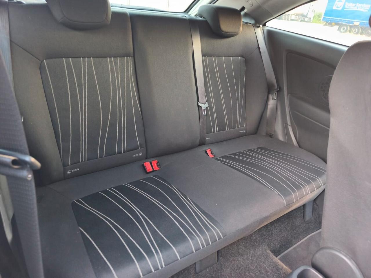 Opel Corsa 2010----1.2 Benzina Neopatentati