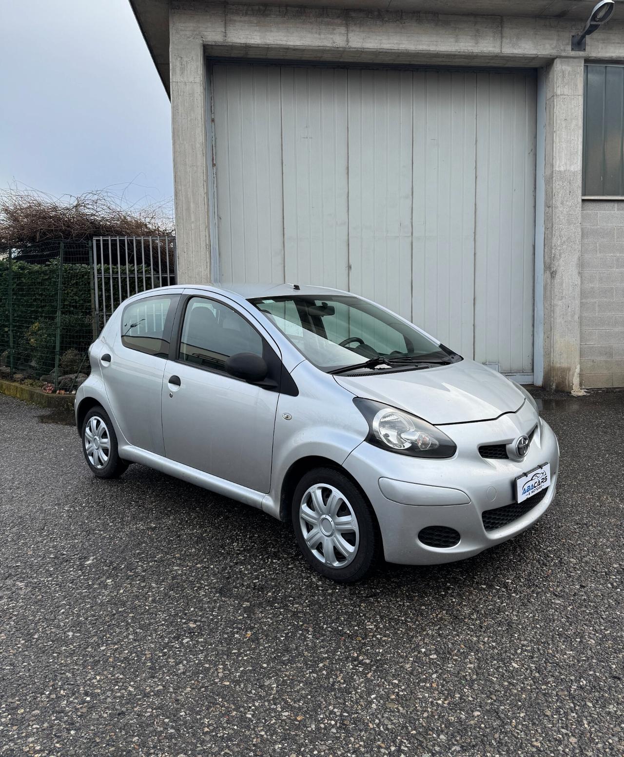Toyota Aygo 1.0 50kW Benz 5p *67.000 km*UNICO proprietario*