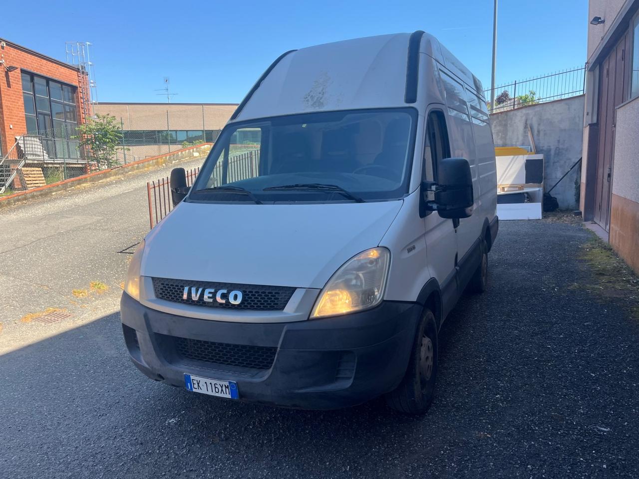 IVECO DAILY 2011 2.3 DIESEL FURGONATO 244.00 KM