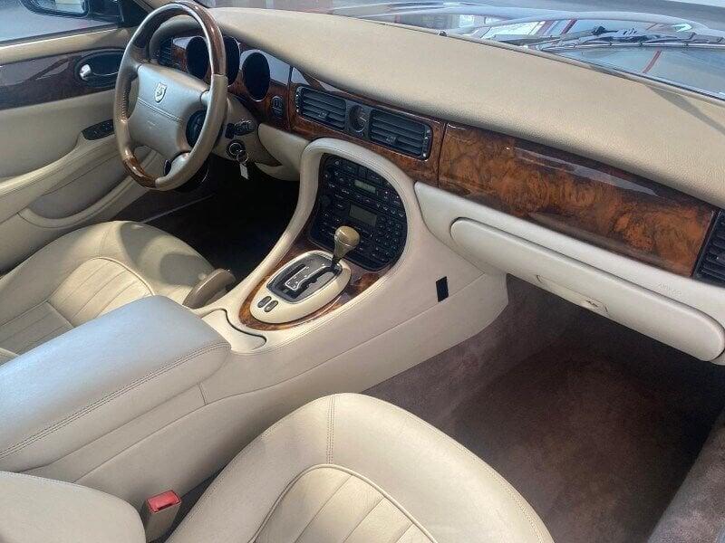 Jaguar Xj Sovereign 3.2 cat