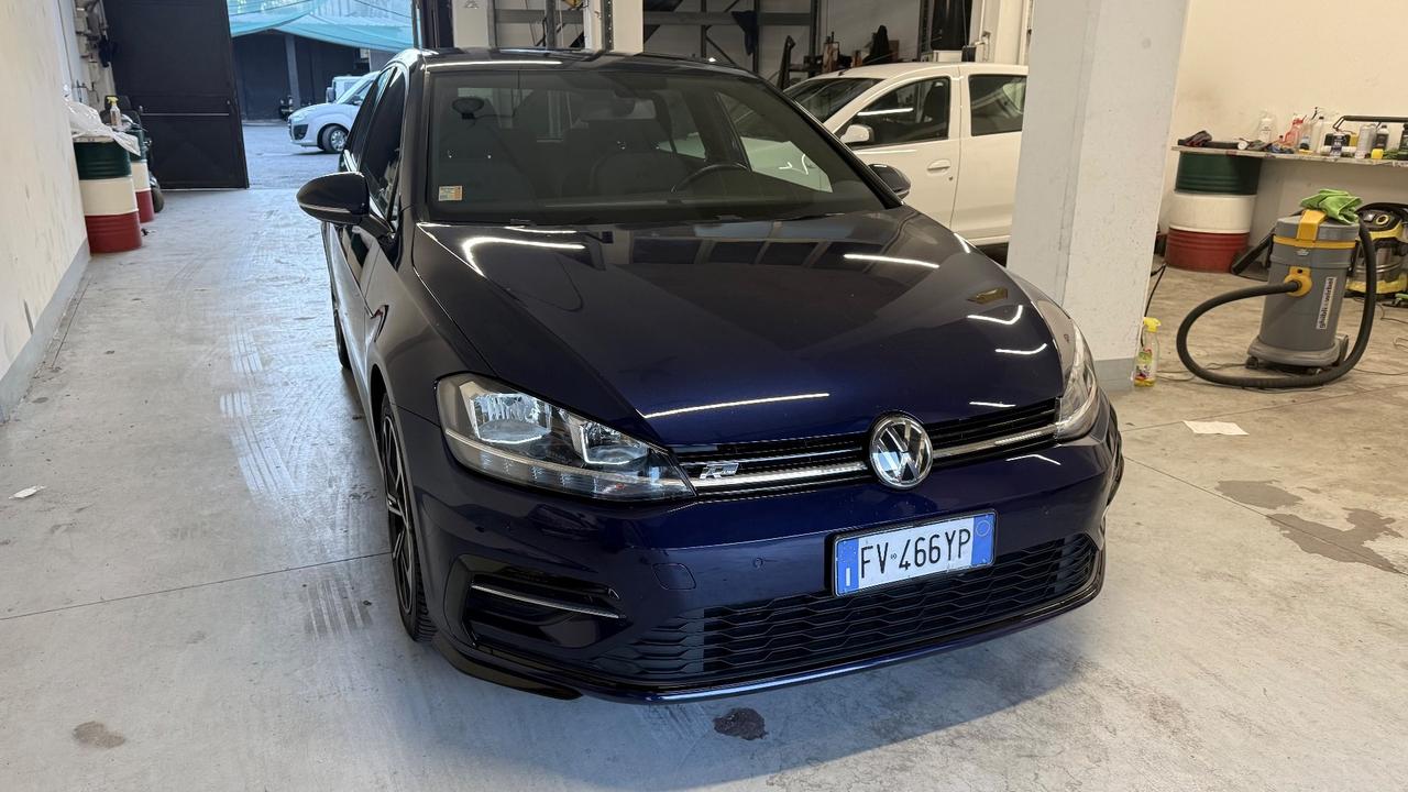 Volkswagen Golf 1.0 TSI 115 CV 5p. Sport R LINE