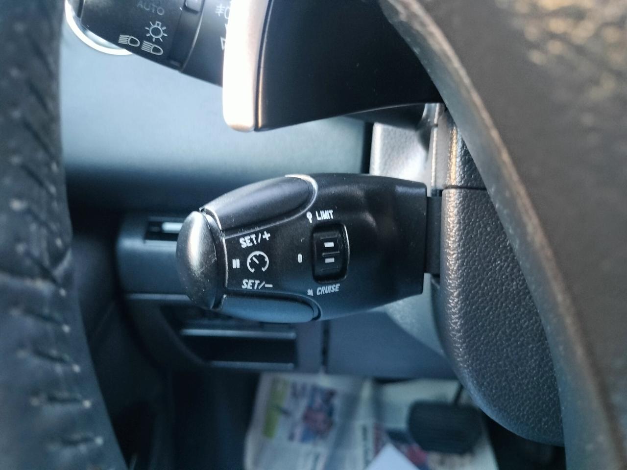 Peugeot 3008 1.6 HDi 110CV cambio robotizzato Outdoor