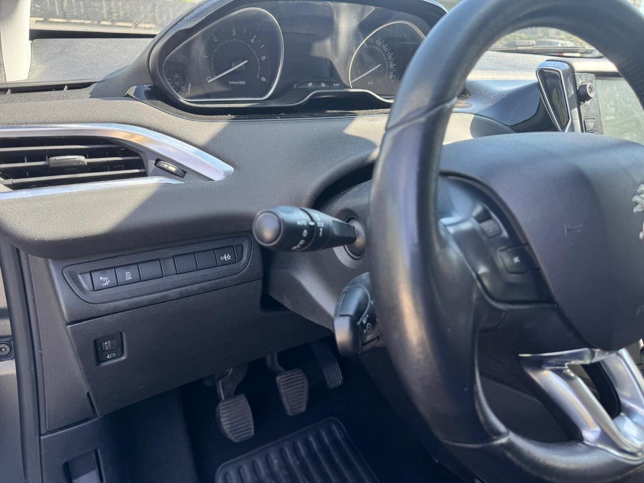 PEUGEOT 208 1.4 HDi 68 CV 5 Porte Allure – NAVIGATORE – 121.000 KM