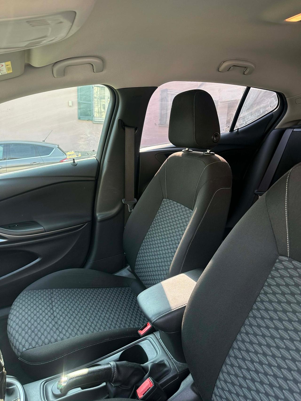 Opel ASTRA 1.6 CDTi FULLOPT KMCERT UNICOPR