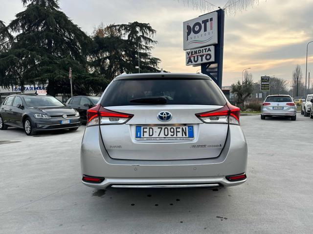 TOYOTA Auris Touring Sports 1.8 Hybrid Lounge