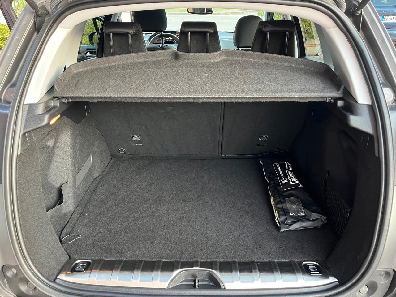 Peugeot 2008 BlueHDi 120 S&S Black Matt