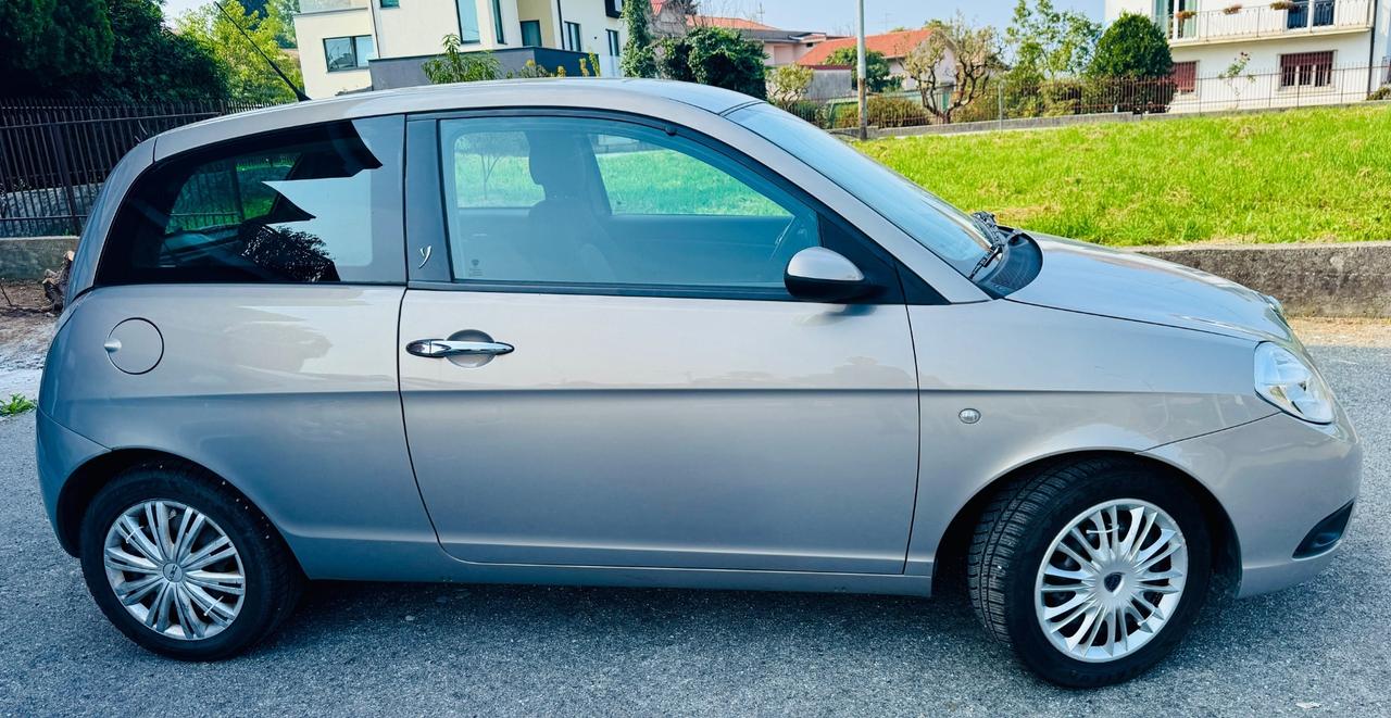 Lancia Ypsilon 1.2 Platino