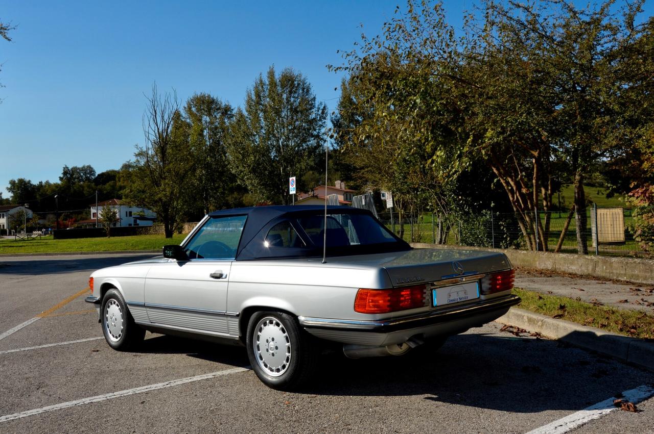 Mercedes-benz SL 560 R 107