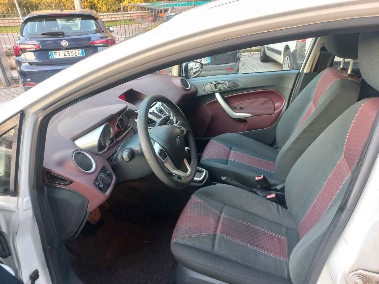 Ford Fiesta 1.4 96 CV AUTOMATICA TITANIUM