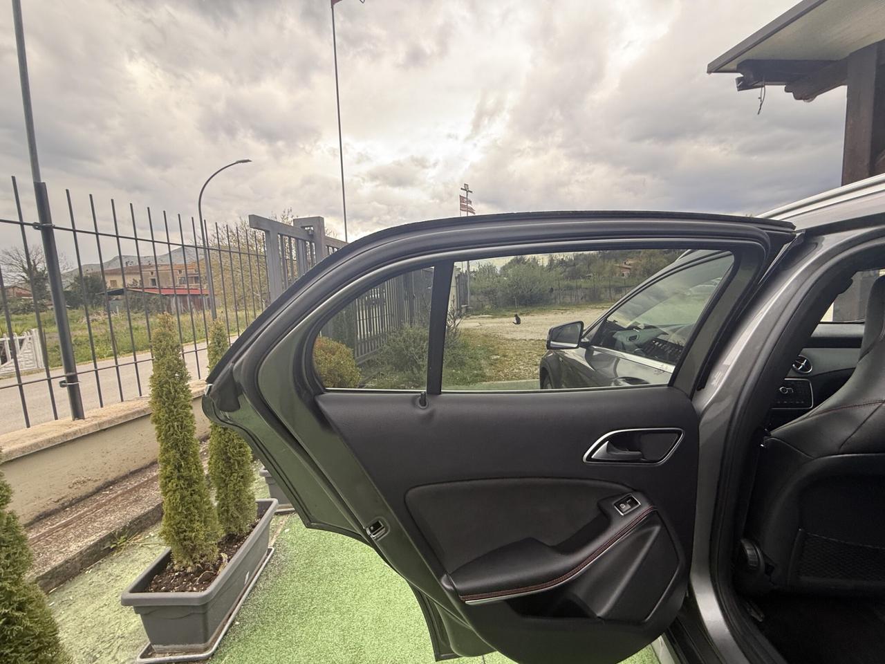 GLA 220 CDI AUTOMATIC PREMIUM AMG 4MATIC