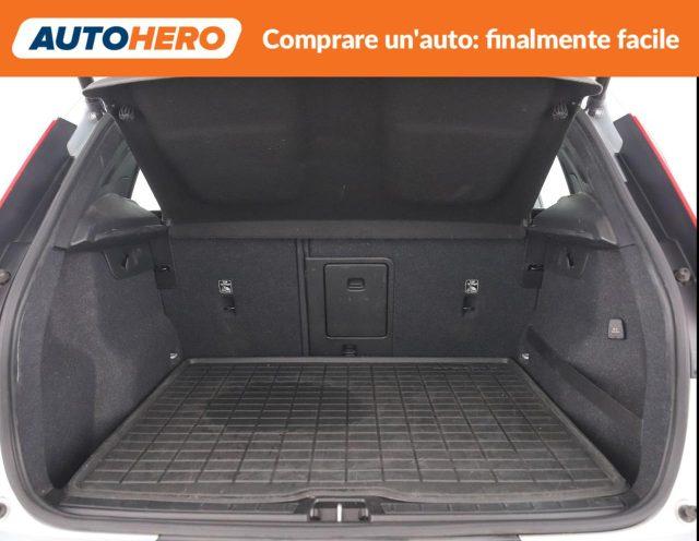 VOLVO XC40 D3 AWD Momentum Pro