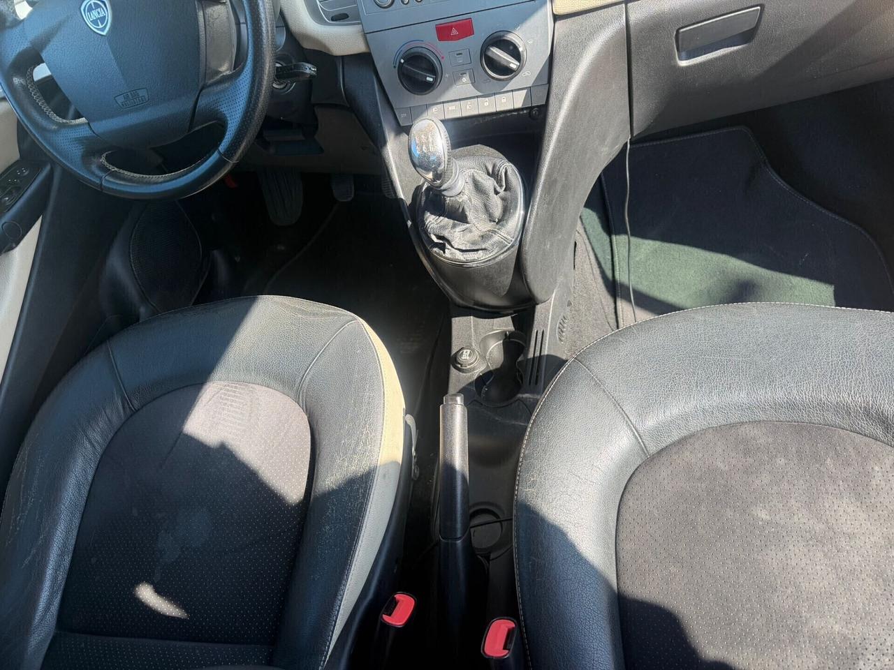 Lancia Ypsilon 1.2 69 CV Argento