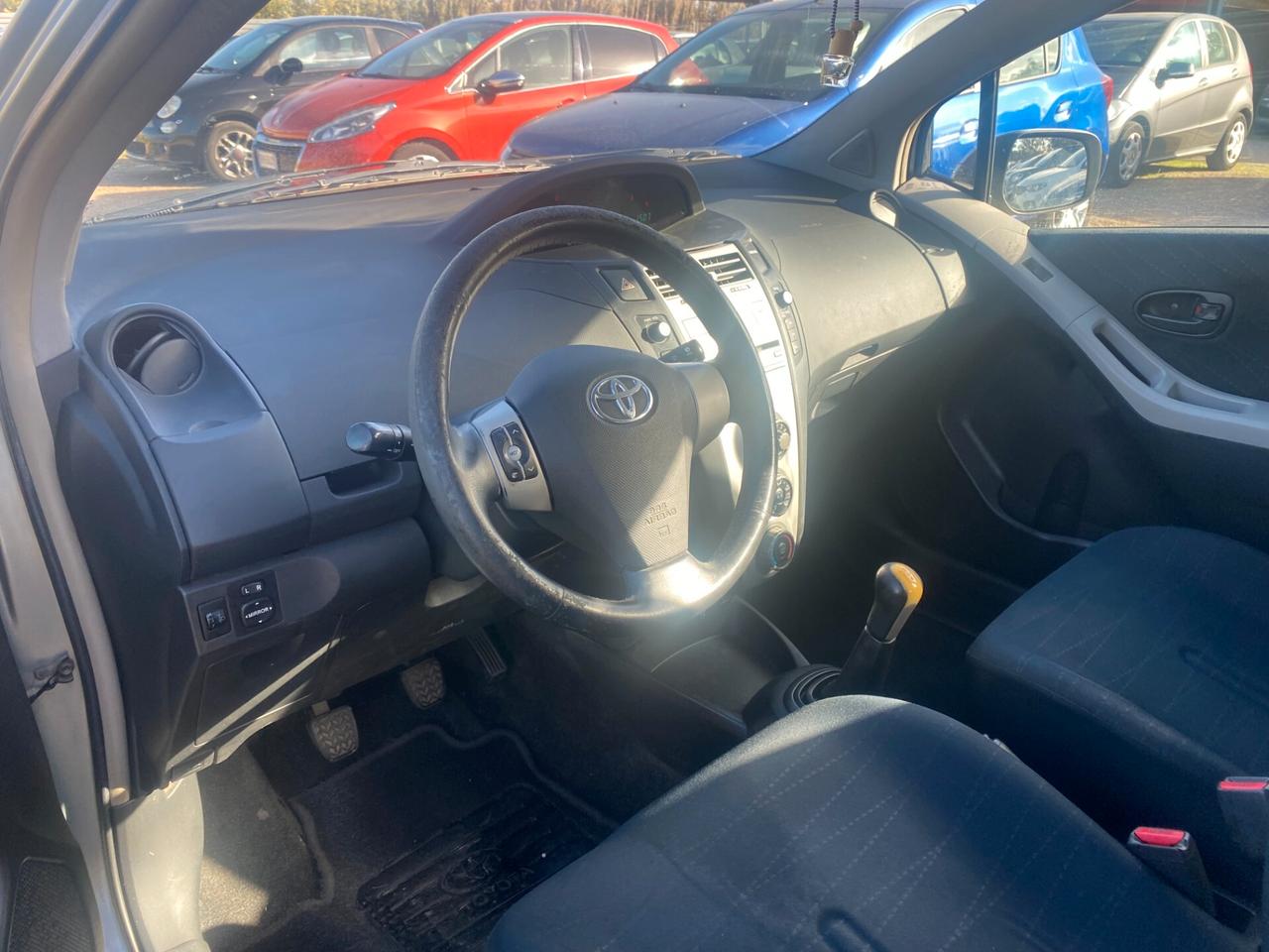 TOYOTA YARIS 1.0 152.000 KM ADATTA NEOPATENTATI