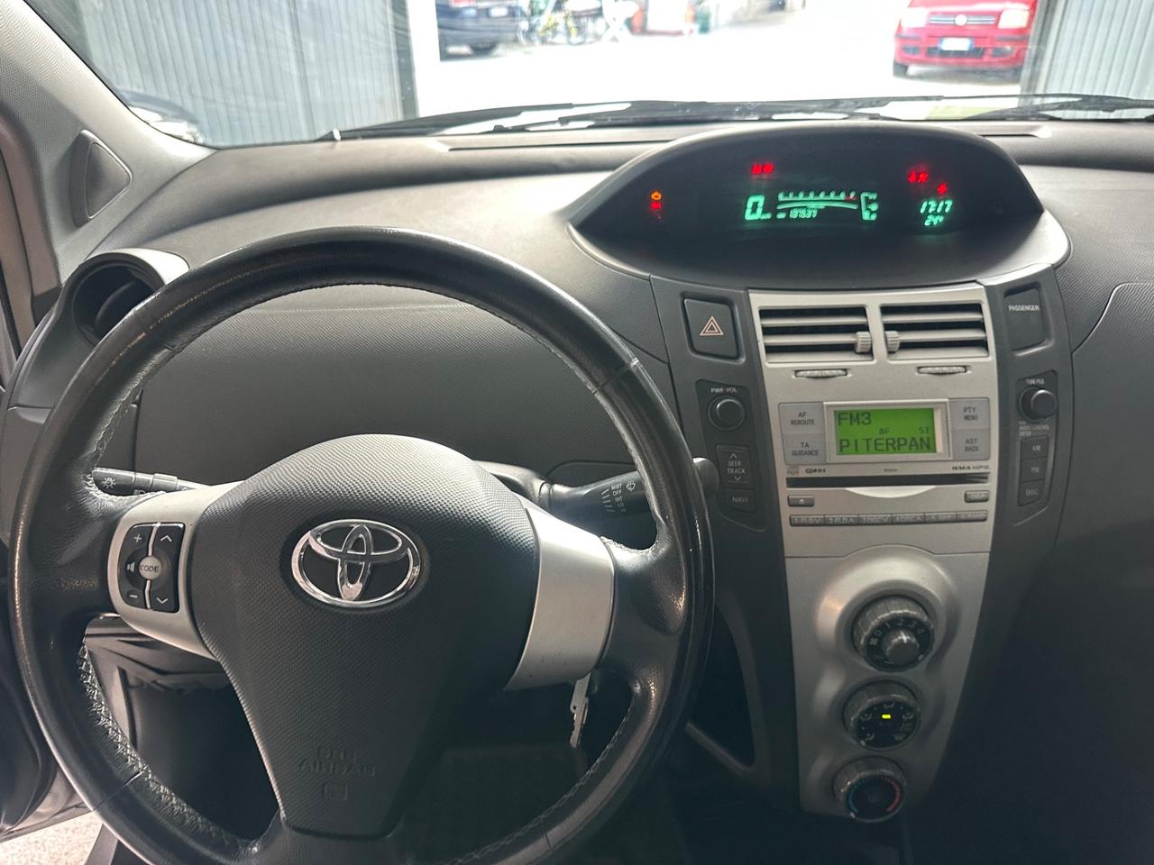 Toyota Yaris 1.0 5 porte Sol