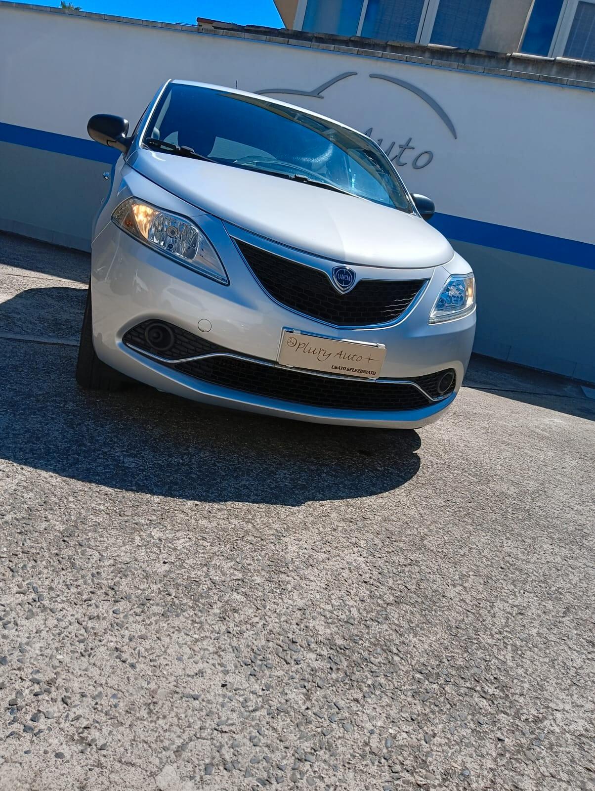 Lancia Ypsilon 1.3 MJT 16V 95 CV 5 porte S&S Silver