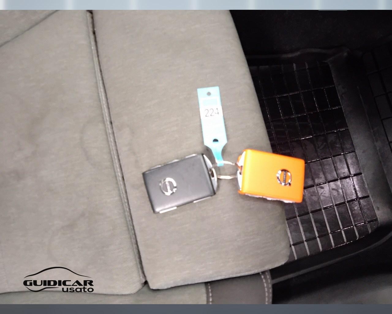 VOLVO XC40 2023 - XC40 1.5 t5 recharge phev Core auto