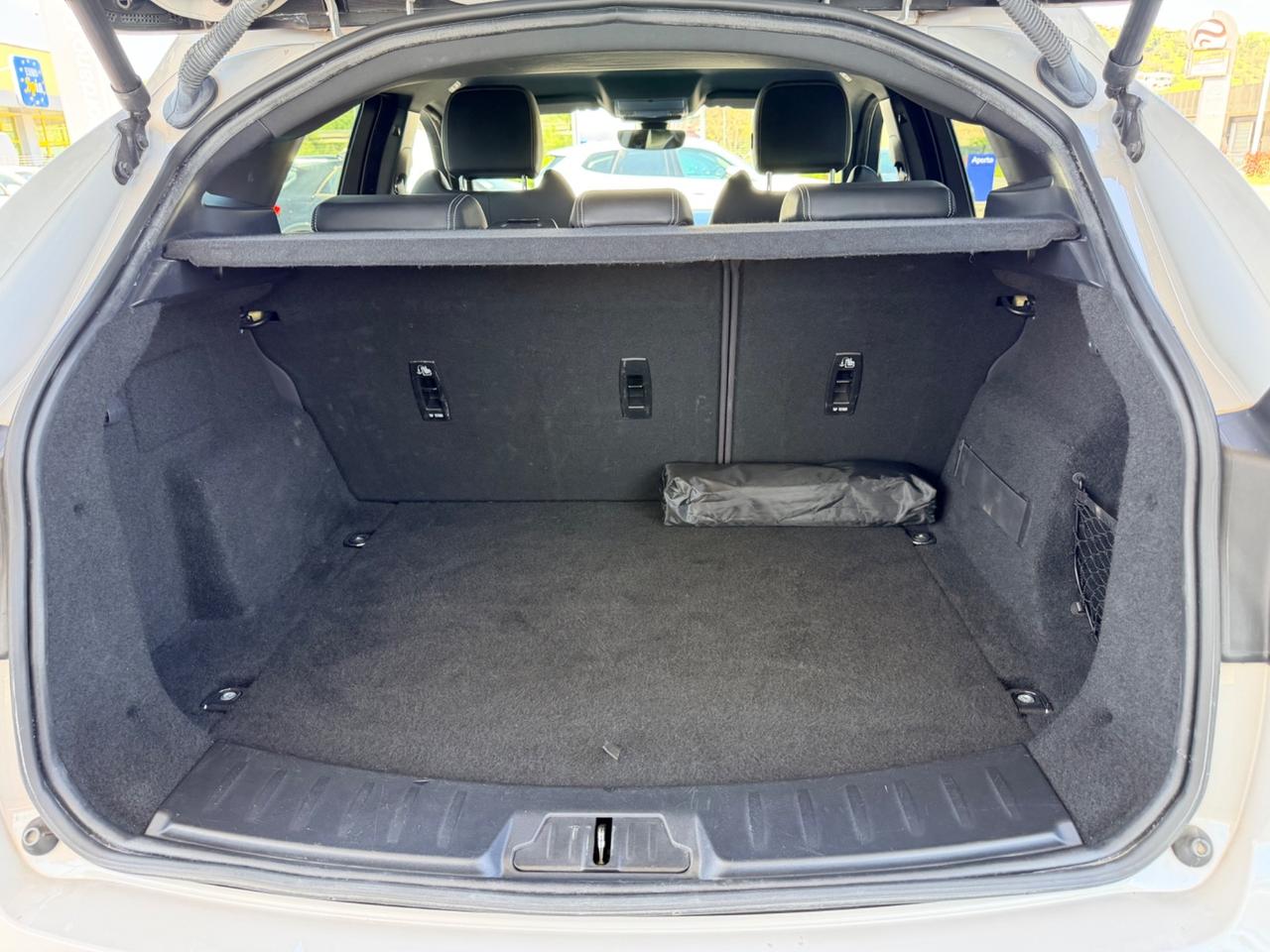 Jaguar E-Pace 2.0D 150 CV AWD aut. R-Dynamic HSE gesso