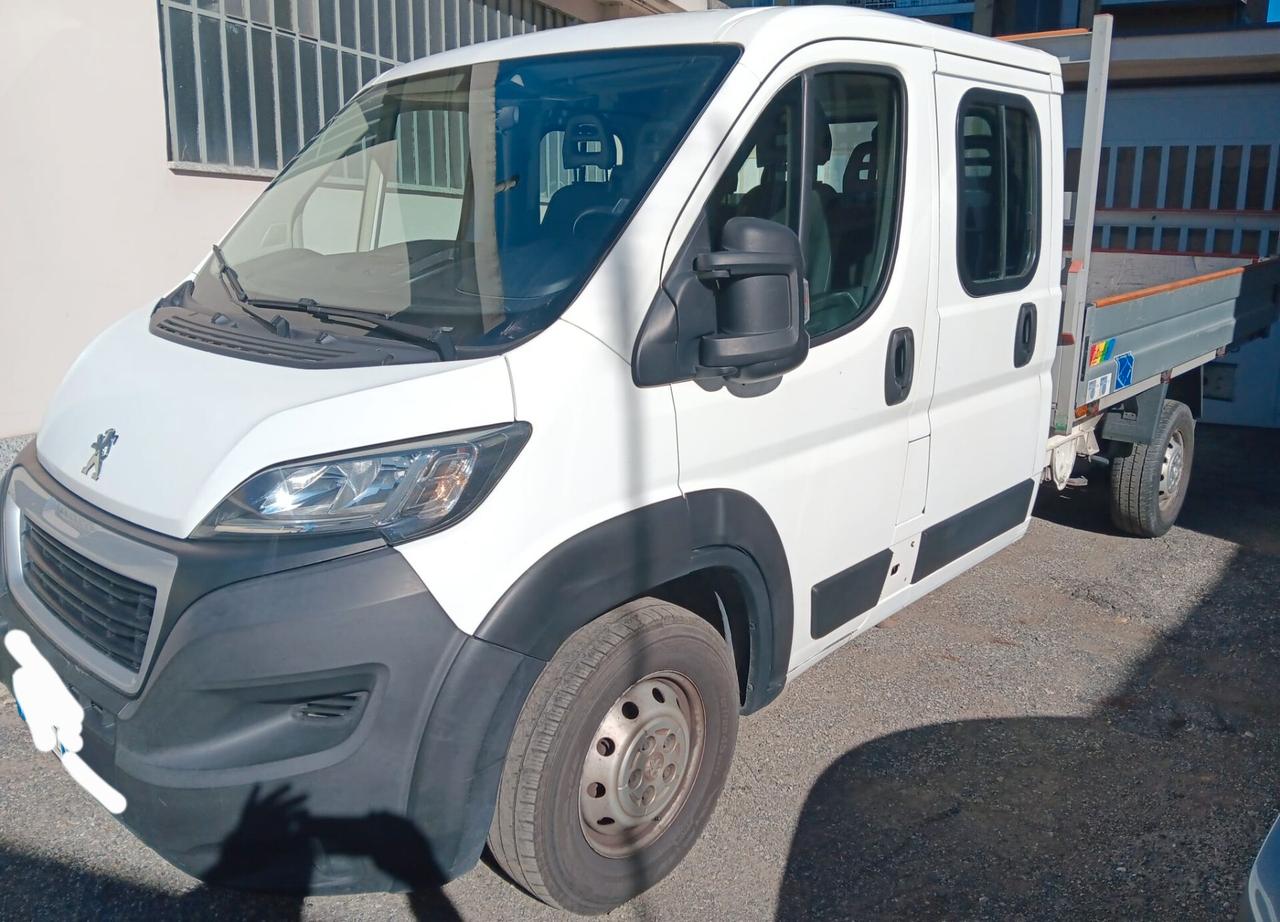 Peugeot Boxer 435 2.2 BlueHDi 165 S&S PLM-DC Cabinato