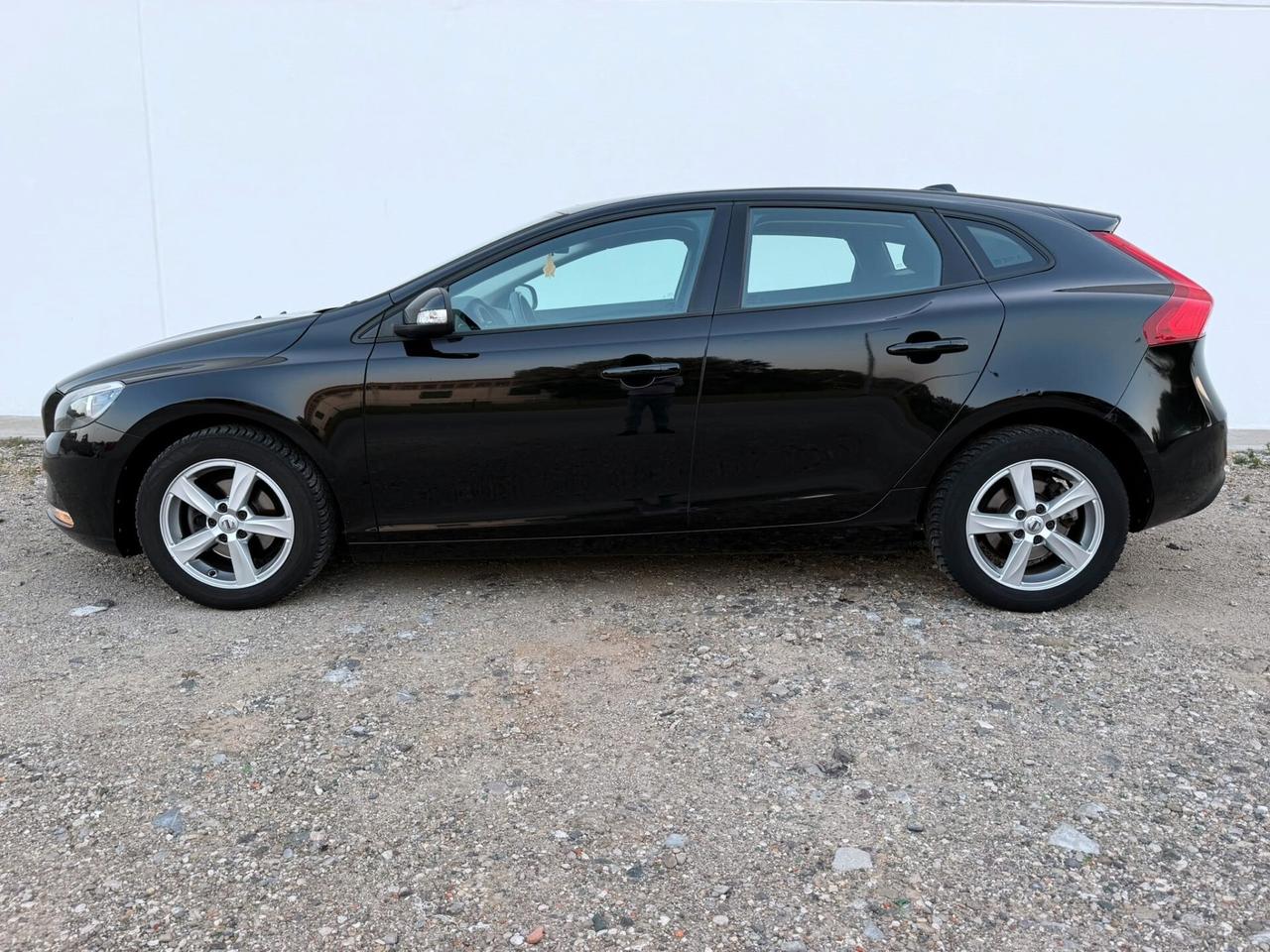 VOLVO V40 2.0 DIESEL D2 EURO6B