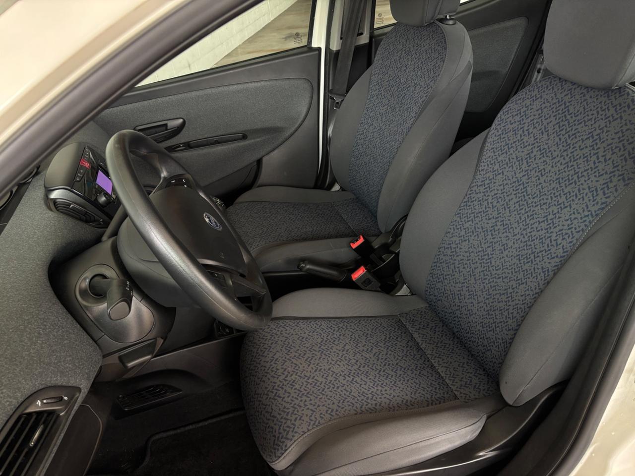 Lancia Ypsilon Hybrid (con soli 108000km)