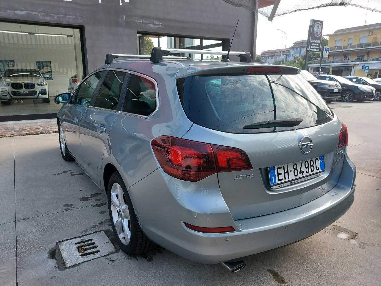 Opel Astra Sports Tourer 1.6 t. Cosmo 180cv