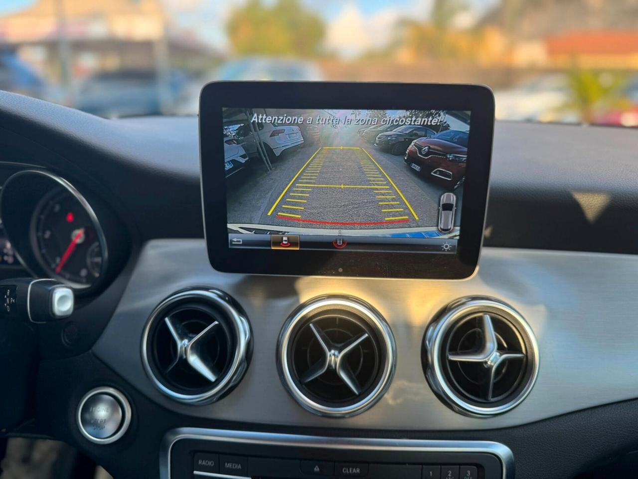 MERCEDES GLA 220d PREMIUM AMG (EXTRA FULL)