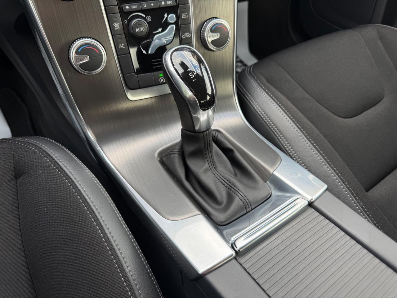 Volvo S60 D4 R-design UNICO TOP