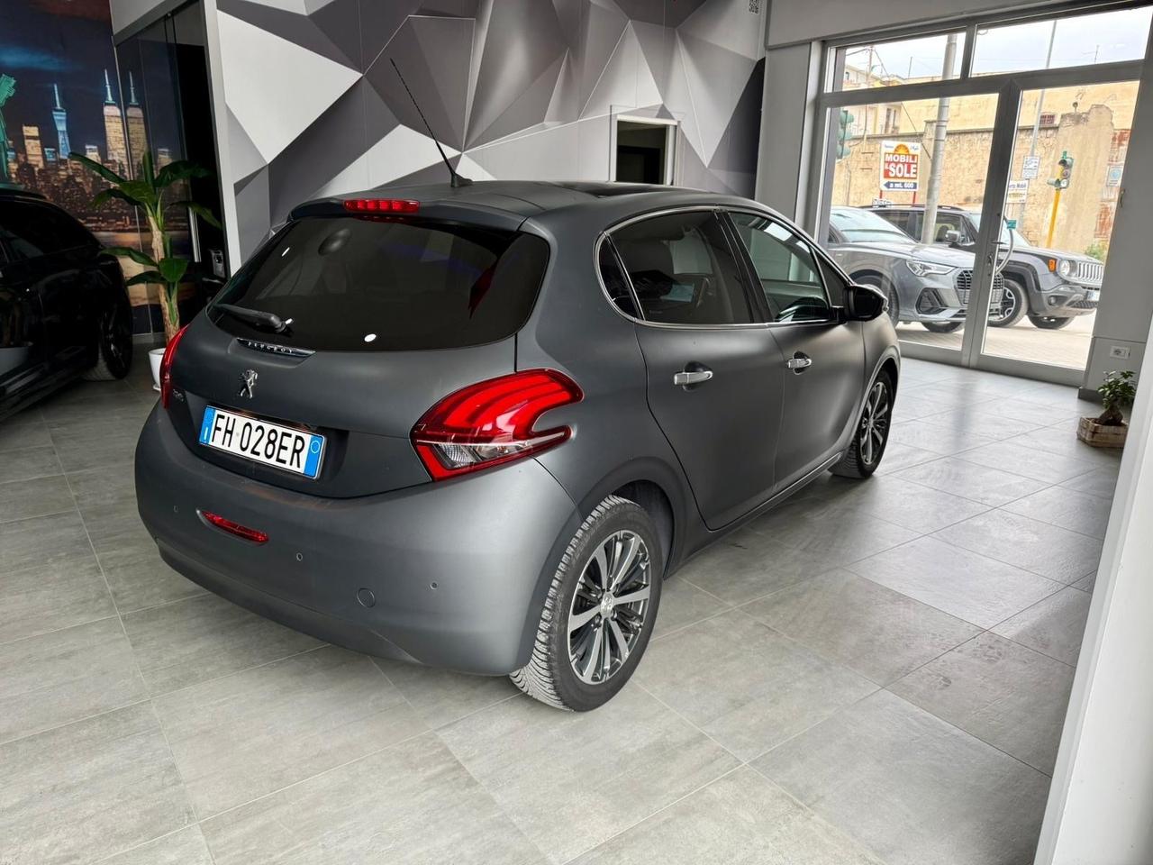 Peugeot 208 75 5 porte Allure tetto pano-2017
