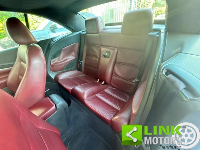 VOLKSWAGEN Eos .