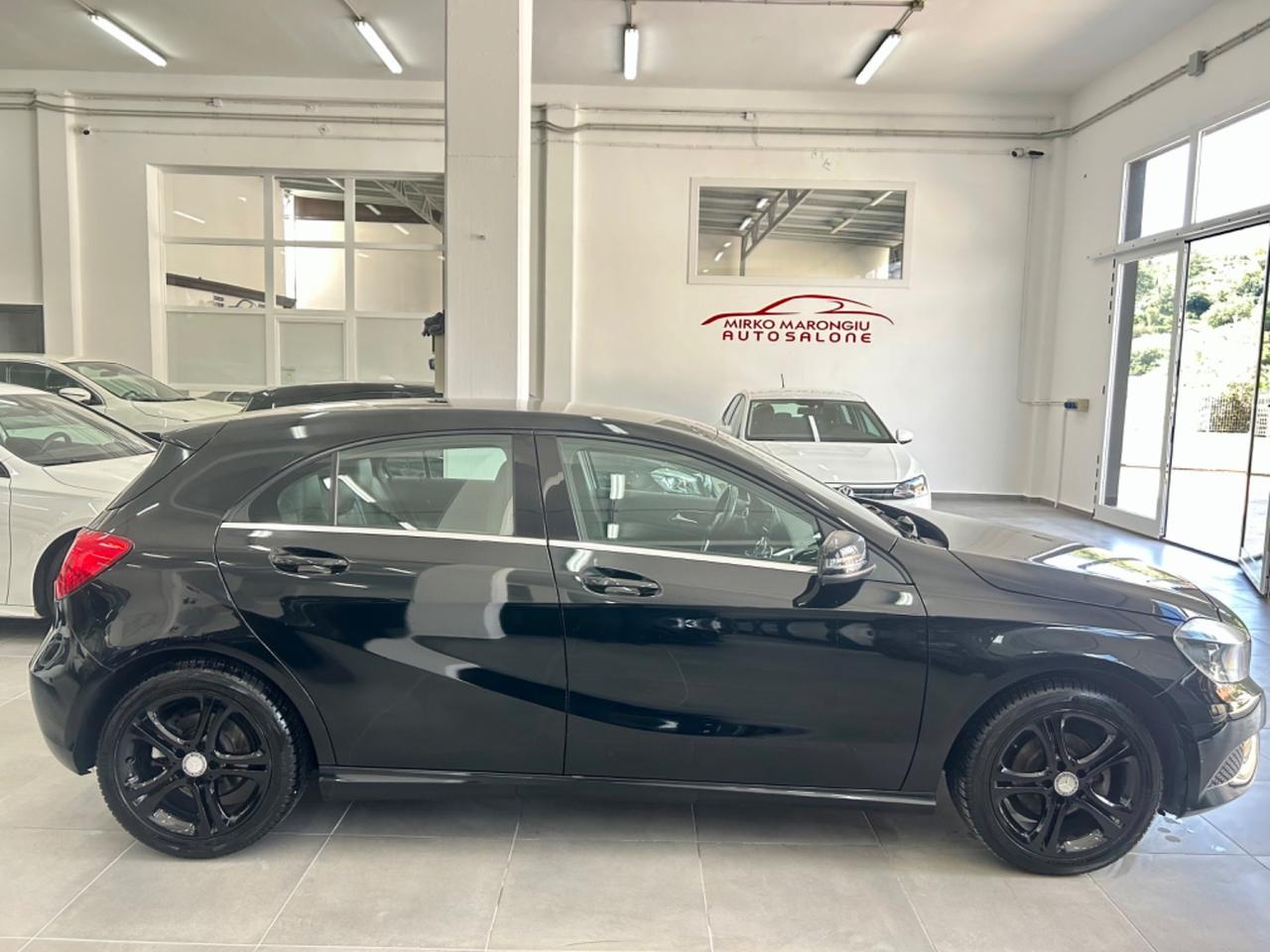 Mercedes classe A 180 d Sport DARK NIGHT finanziabile