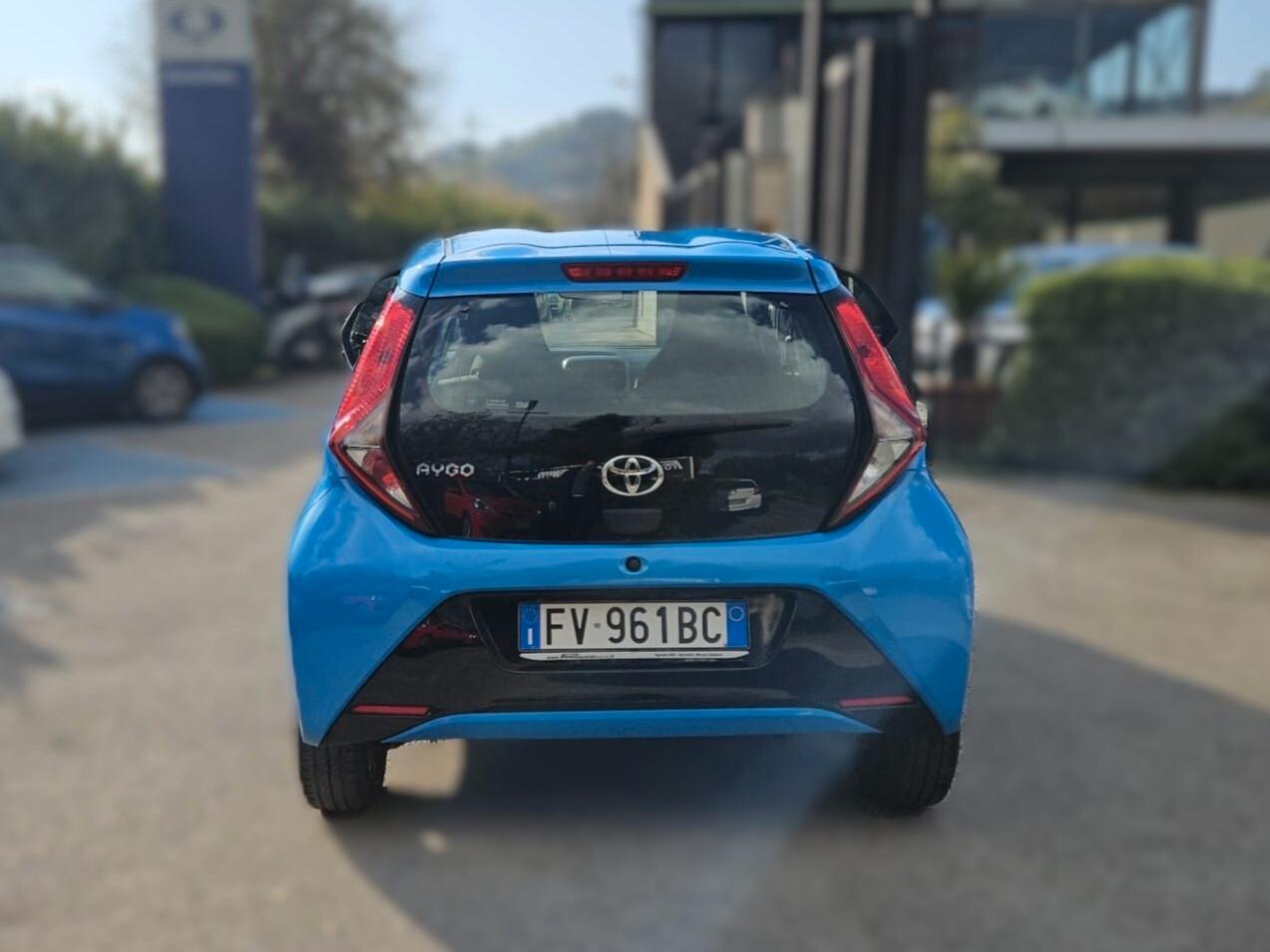 Toyota Aygo 1.0 VVT-i 72 CV 5 porte x-cite AUTOMATICA