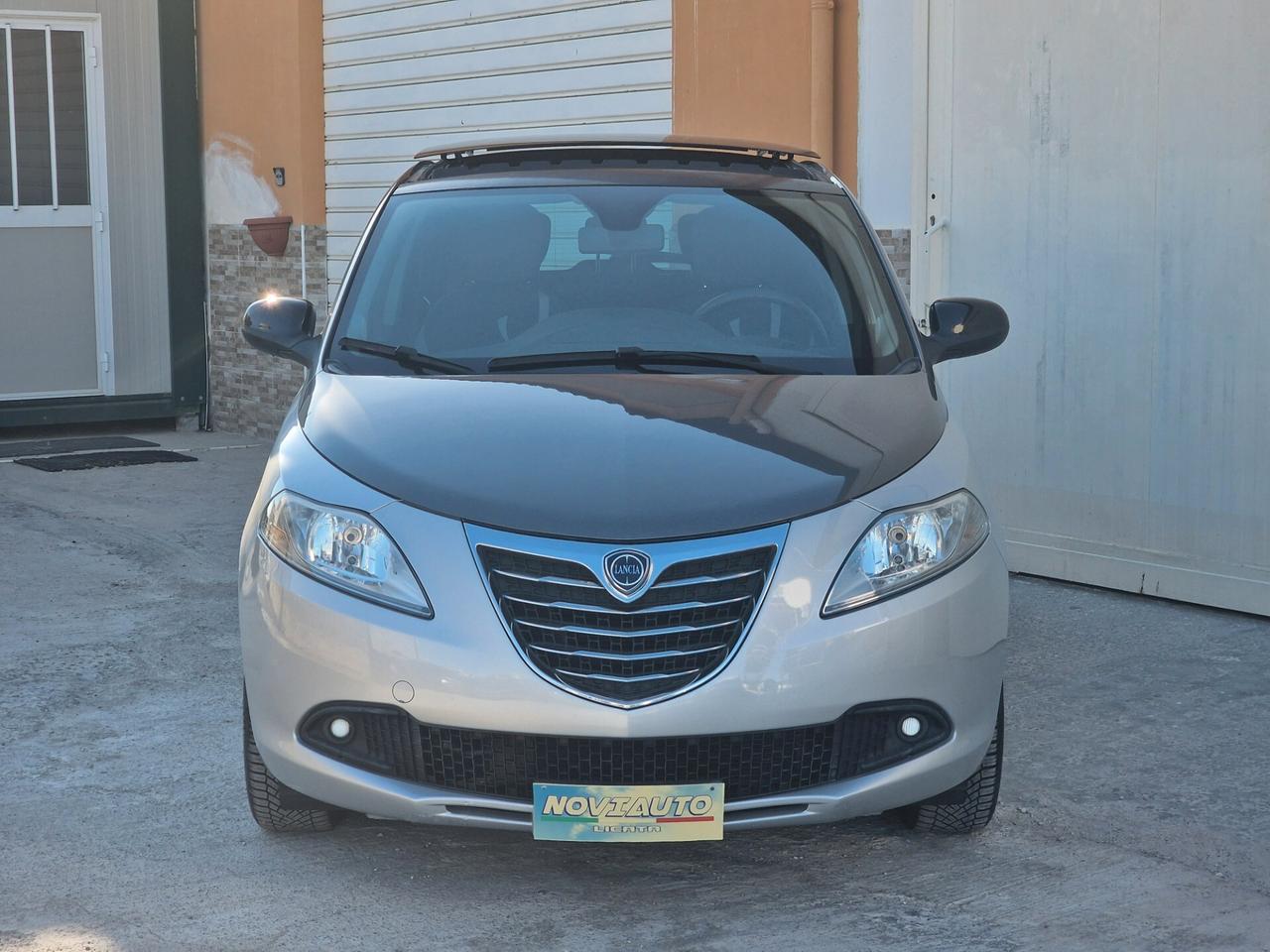 Lancia Ypsilon 1.2 benzina 70cv Tetto panoramico