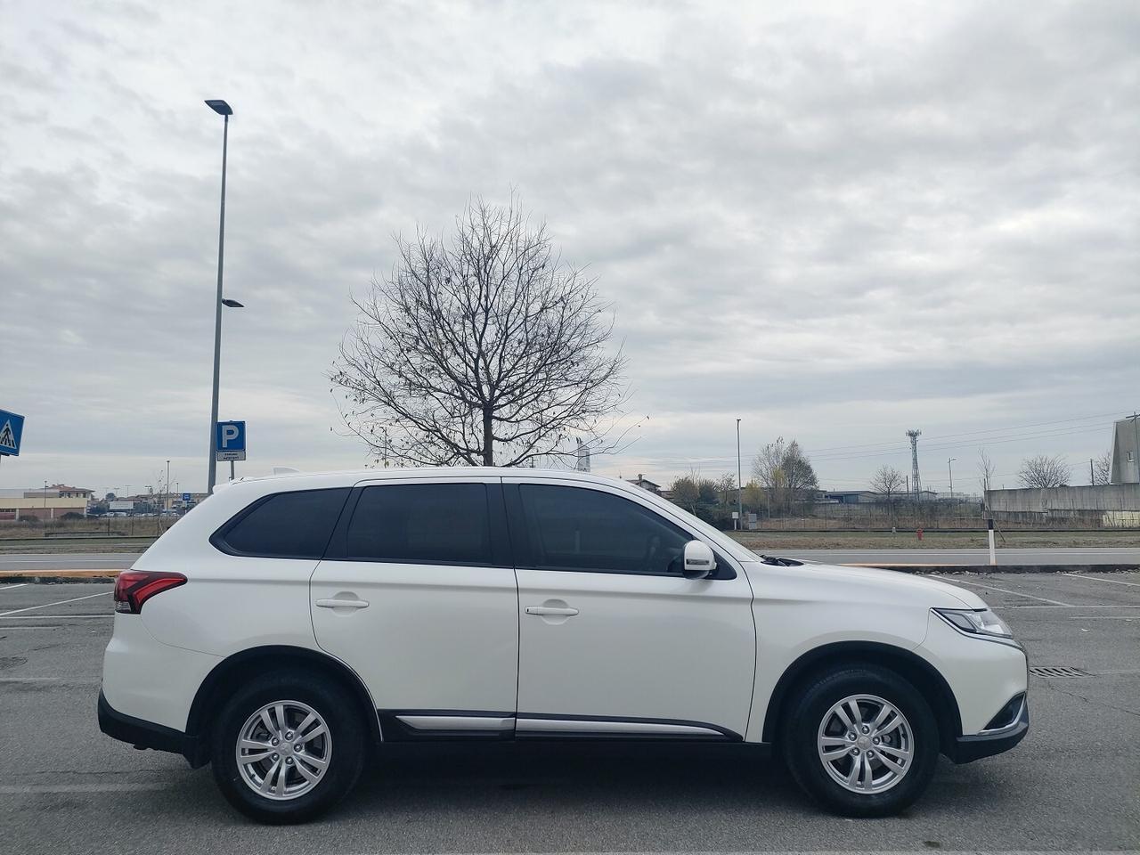 MITSUBISHI Outlander 2.0 CVT Intense 4w