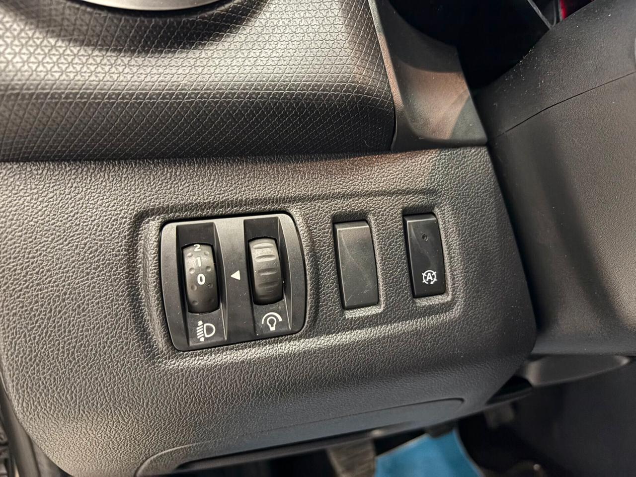 Renault Clio dCi 8V 90 CV EDC 5 porte Duel