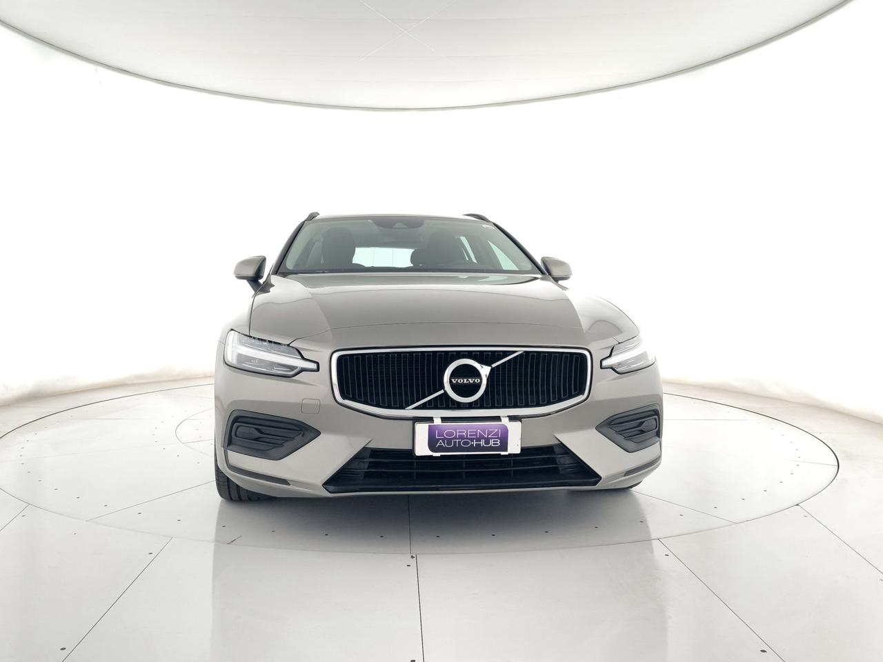 VOLVO V60 2.0 b4 Momentum Business auto NEOPATENTATI+C17"
