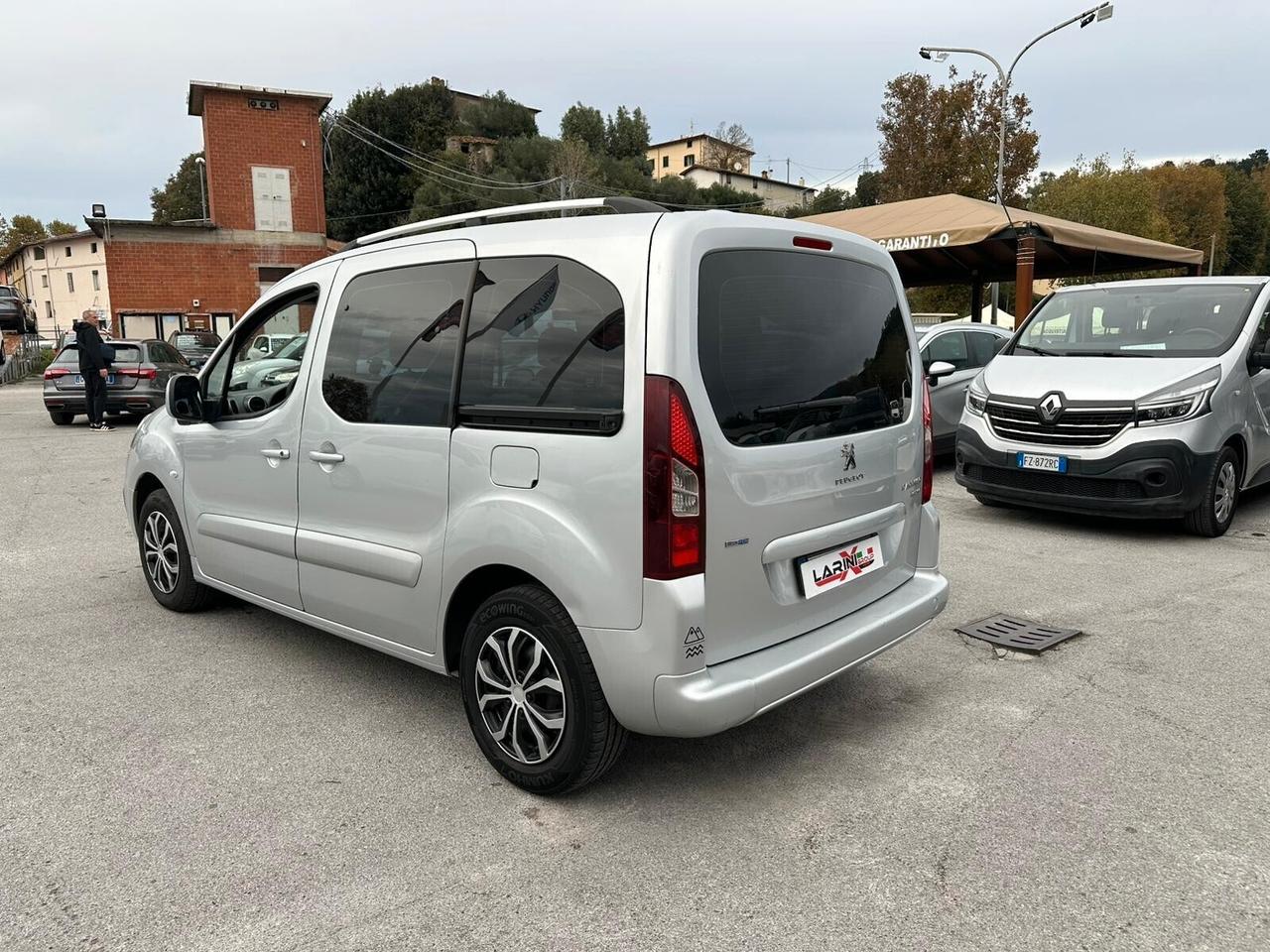 Peugeot Partner Tepee 1.6 e-HDi 92 CV S&S Outdoor