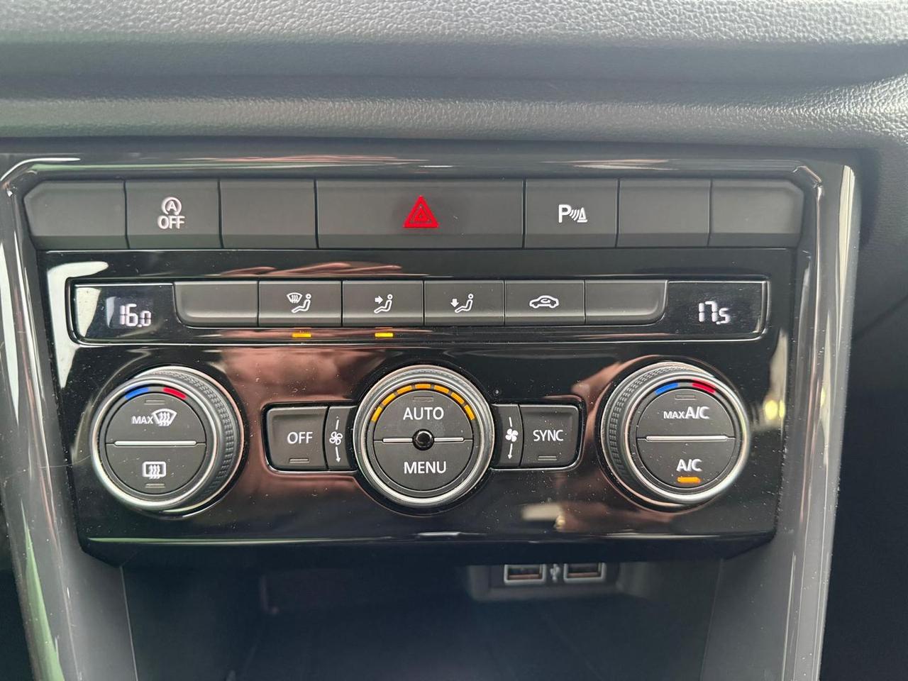 Volkswagen T-Roc 1.5 TSI STYLE 150 CV #5909