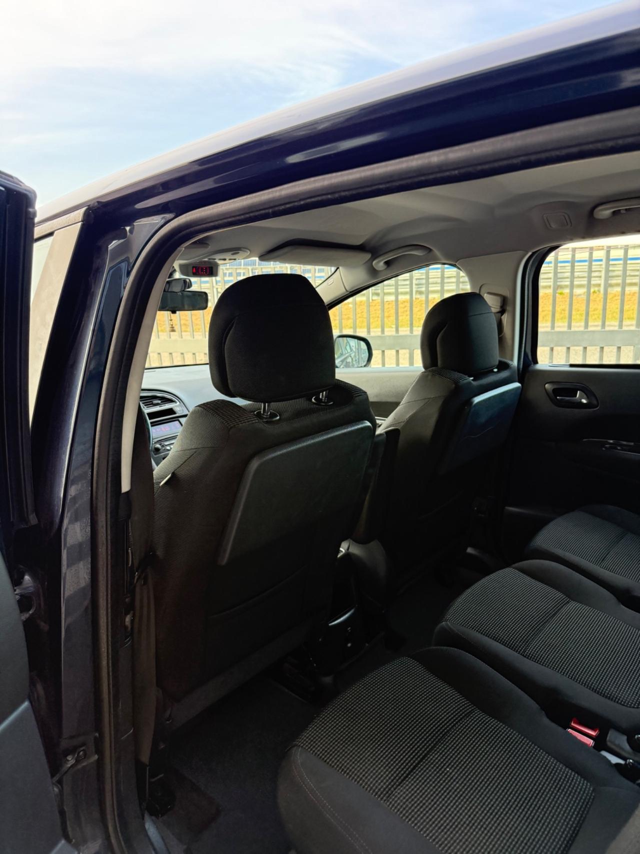 Peugeot 5008 2.0 HDi 150CV Business