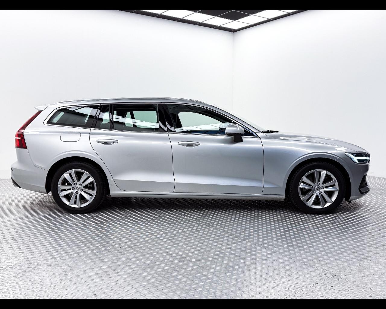 VOLVO V60 B4 (d) Geartronic Momentum Business Pro