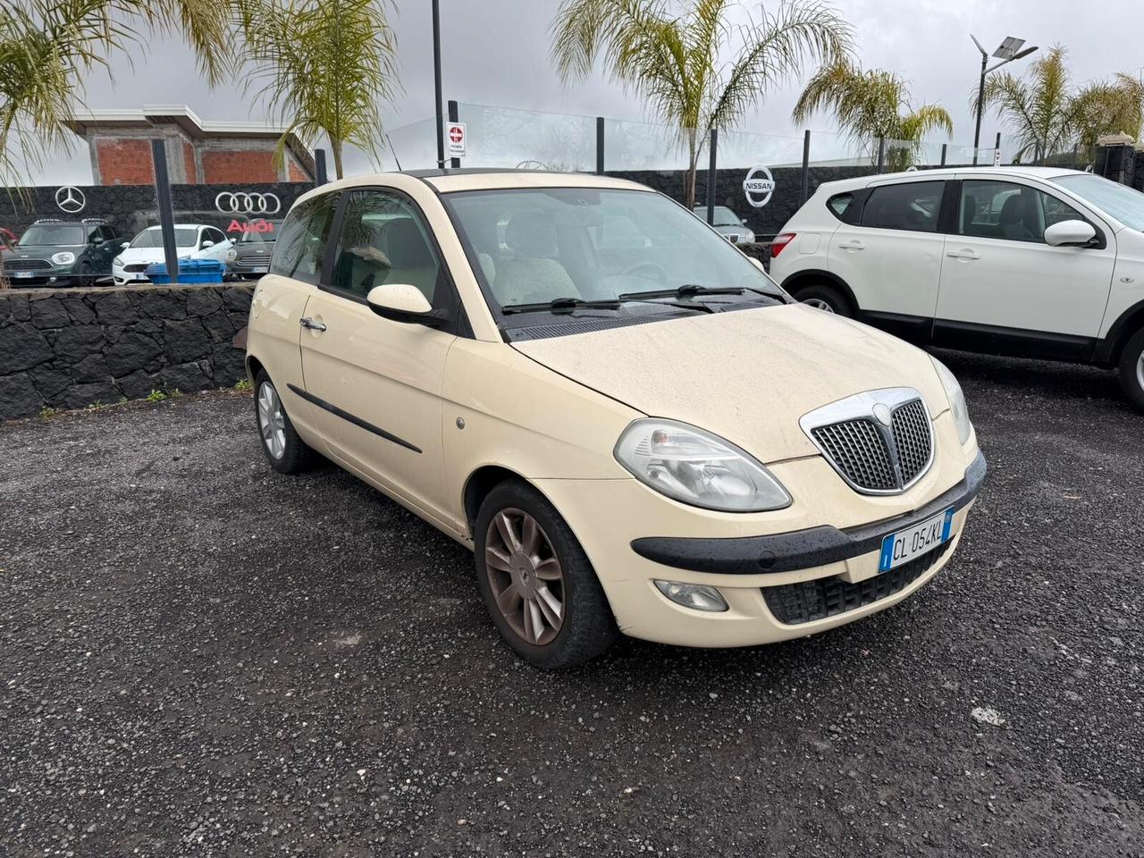 Lancia Ypsilon 1.2 16V Oro